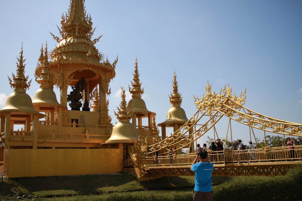 the golden temple in chiang rai thailand
